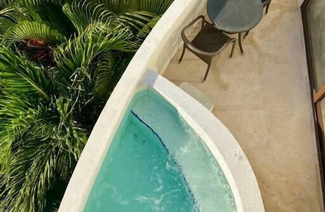 Studio Penthouse - Private Hot Tub - Kitchenette A302S