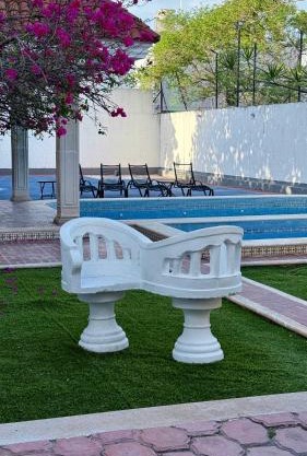 Studio Pi increible espacio con piscina y billar
