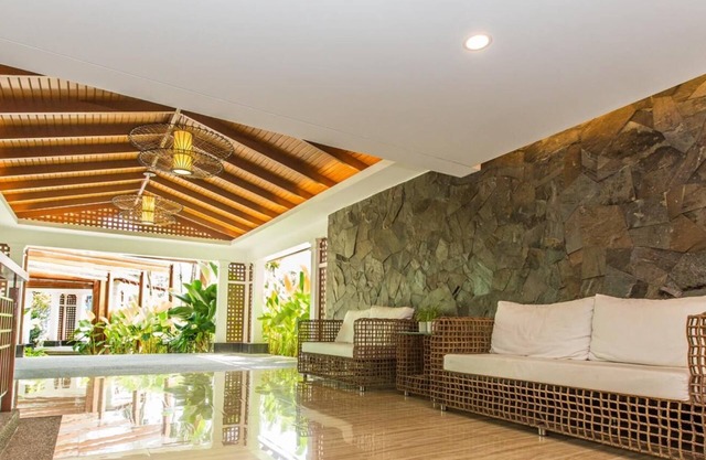 Studio Premiere with WIFI and Netflix.