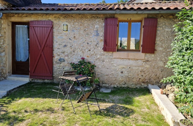 Studio Rural au Calme en Périgord Pourpre. Animaux non Acceptés