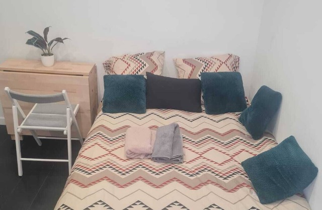 Studio Tranquille. Independence, brand new, fully equipped, quiet, practical.