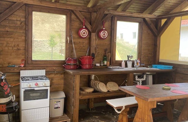 Studio with a beautiful garden and internet