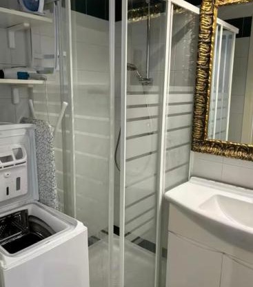 Studio with access to pool