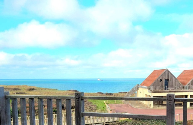 Studio with Balcony, Private Parking and Wi-Fi in Wimereux