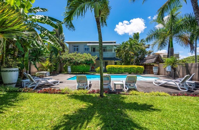Studio with spacious balcony shared pool garden