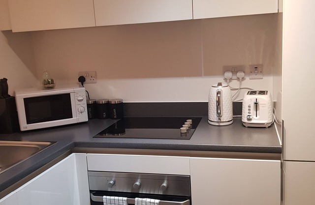 Stunning 1-Bed Apartment in Brierley Hill