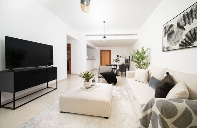 Stunning 1 Bed in Al Dhafra 2 The Greens