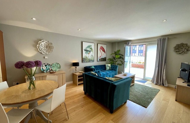 Stunning 2-bed Town Centre Flat - Hosted by Hutch