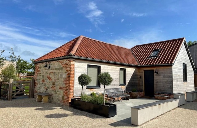 Stunning 2 Bed High Spec Country Cottage - v quiet