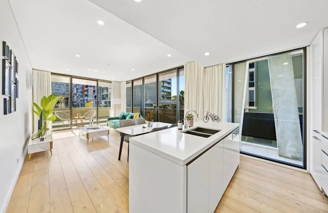 Stunning 2 Bedroom Apt at Zetland | MHS