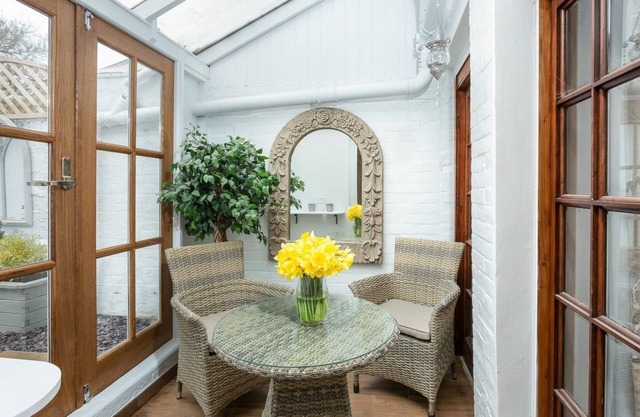 Stunning 2BD property w/garden in Salisbury