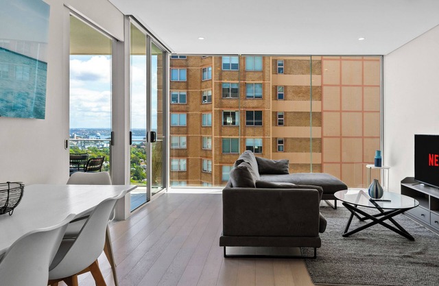 Stunning 2BR w/Harbour Views in Bondi Junction