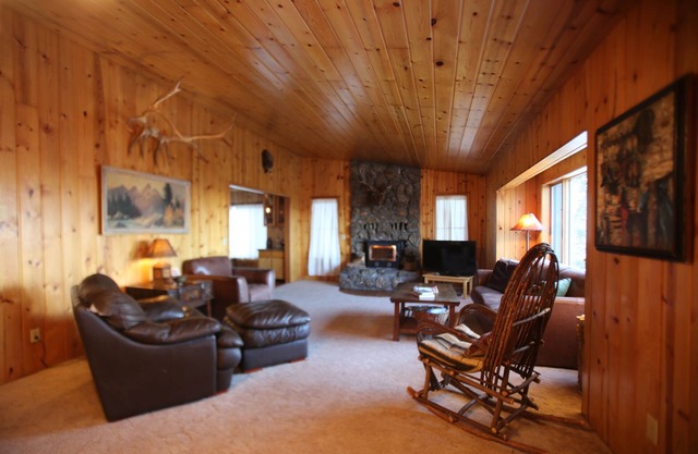 Stunning 4BR, 3BT - Available for 7+ nights upon approval.