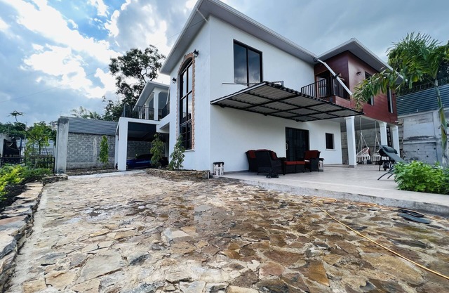 Stunning 5 bedroom house all ensuite with a beautiful pool and backyard.