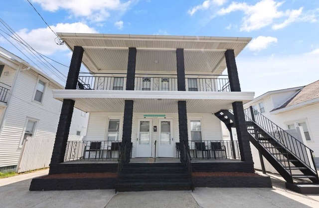Stunning 8 beds 4 baths Minute 2 Beach & boardwalk