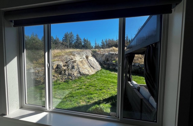 Stunning and Elegant Newer Home!