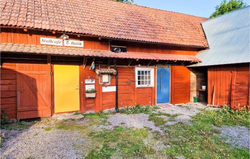 Stunning Apartment In Vedum With Wifi