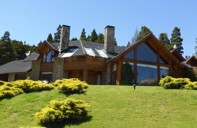 Stunning and unique 330 sq m mountain style home in Bariloche