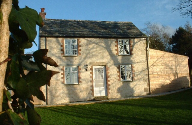 Stunning Award Winning Cottage with Hot Tub & Sauna 10 mins from the Beach