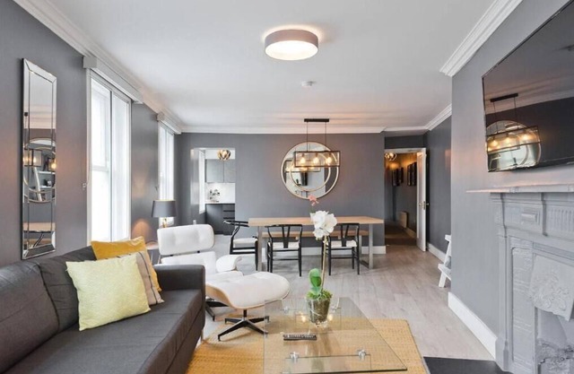 Stunning central 2 bed by St.Stephens Green and Grafton Street
