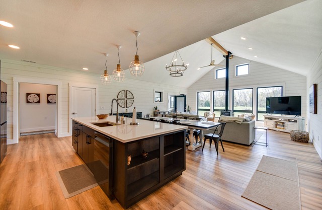 Stunning Chesapeake Bay Farmhouse w/Dock & Kayaks