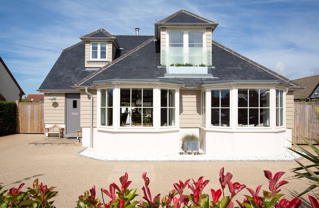 Stunning Coastal home only 2min walk to Beach at Wittering, 10min walk to shops