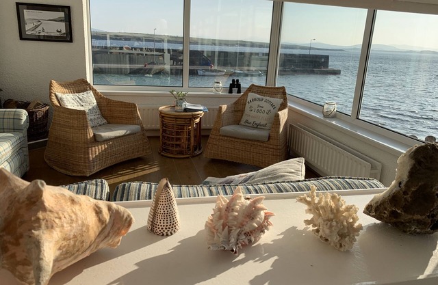 Stunning Cottage on the Beach Portnoo, Narin