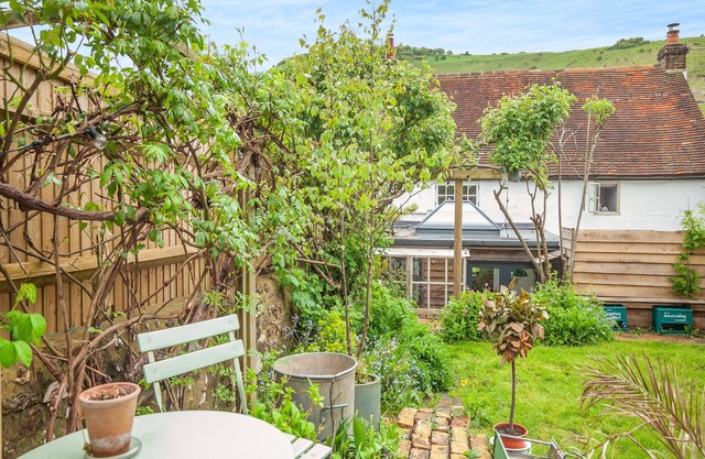 Stunning cottage set in a really peaceful location, very private and off the main road.