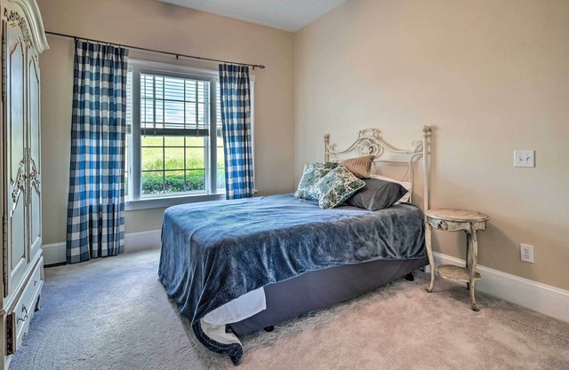 Stunning Gettysburg Estate ~ 15 Min to Skiing