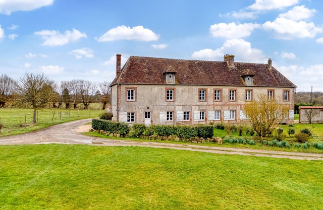 Stunning home in Les Baux de Breteuil