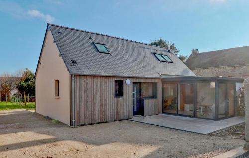 Stunning Home In Flottemanville-Hague