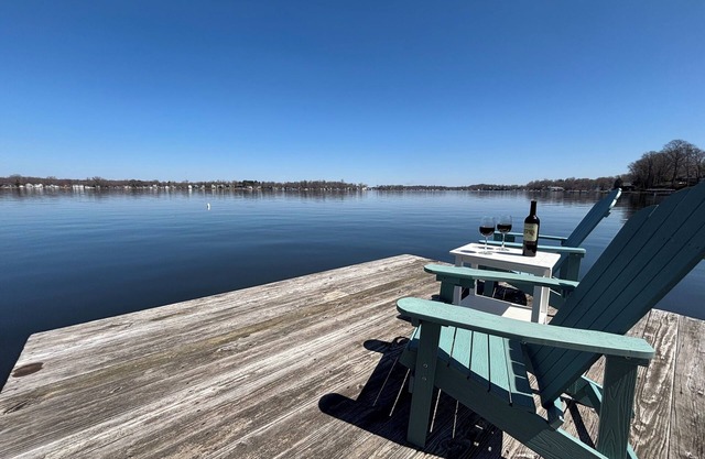Stunning Home-Direct Waterfront Access Private Dock for boat, swimming & fishing
