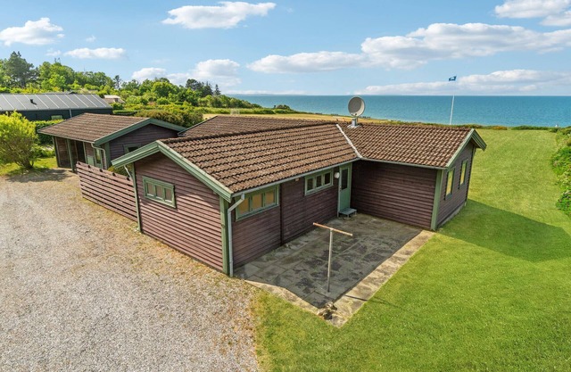 Stunning home in Allingåbro with WiFi