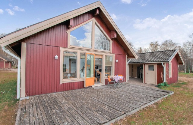 Stunning home in Bolmsö with WiFi