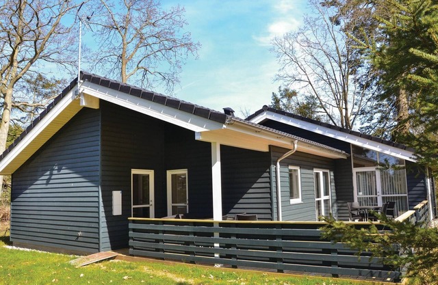 Stunning home in Græsted with kitchen