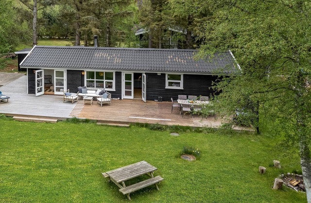 Stunning home in Højby with WiFi