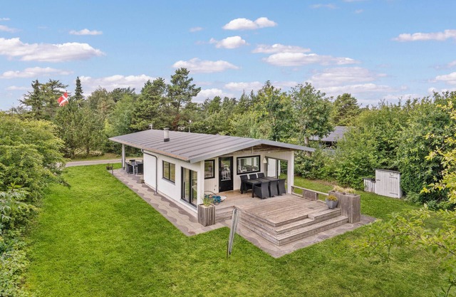 Stunning home in Juelsminde with WiFi