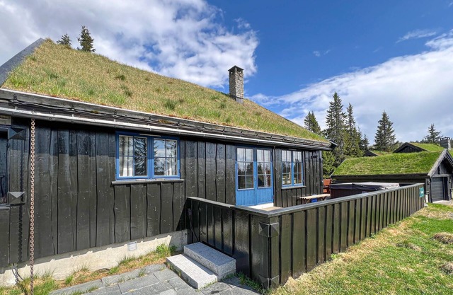 Stunning home in øyer with sauna