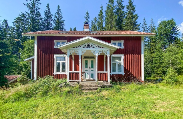 Stunning home in Skillingaryd with sauna