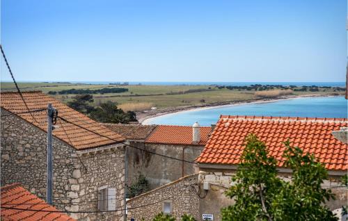 Stunning Home In Unije With Wifi
