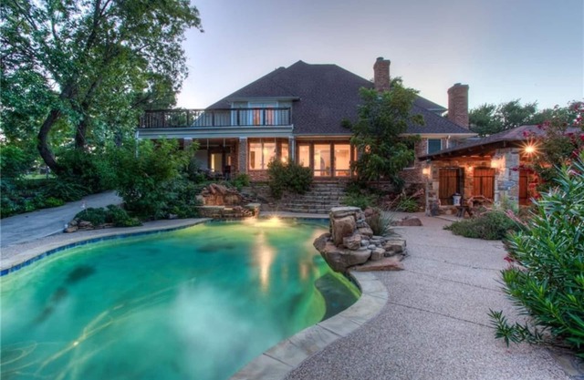 Stunning Lake House W/Amazing Pool And Beautiful Boat Dock To Fish And Swim