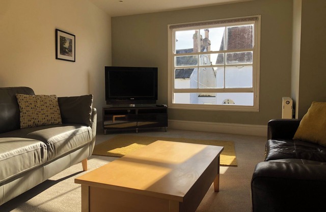 Stunning large 3 bedroom apartment with parking space and secluded roof terrace