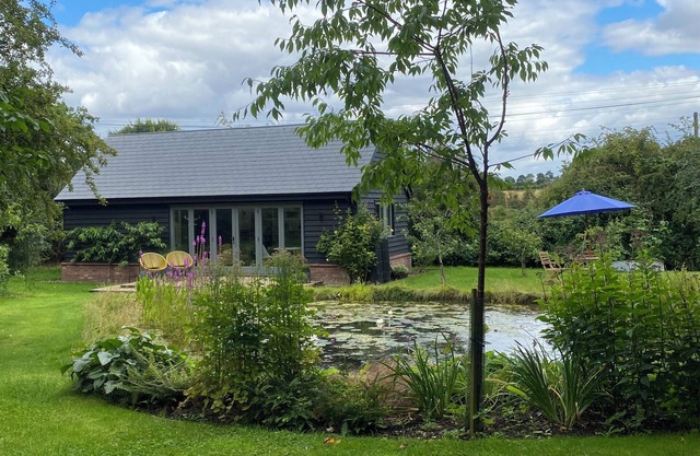 Stunning Lodge in Idyllic Setting, Near Cambridge