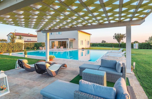 Stunning luxury villa with spa, sauna and Turkish bath