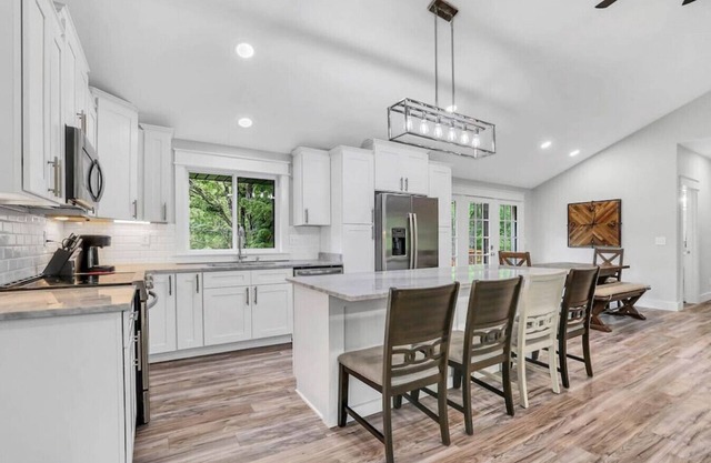Stunning North Nashville Retreat - Visit us at The Bunk House! NEW LISTING