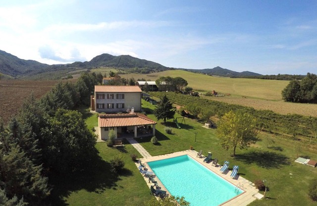 Stunning private villa with WIFI, private pool, TV, terrace, panoramic view and parking