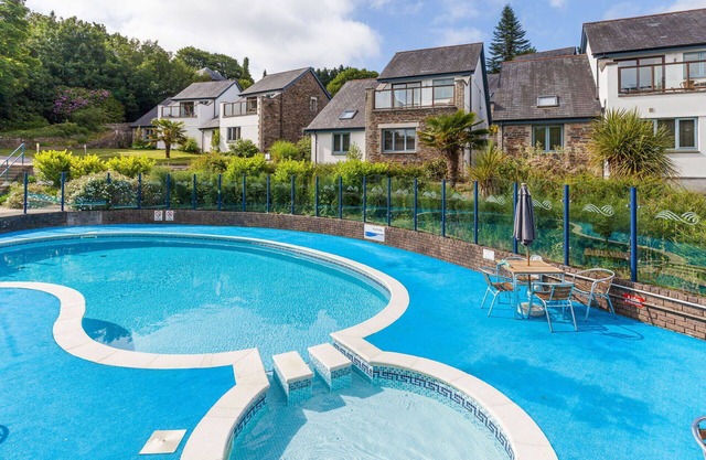 Stunning private villa for 4 people with pool, WIFI, TV, patio and pets allowed