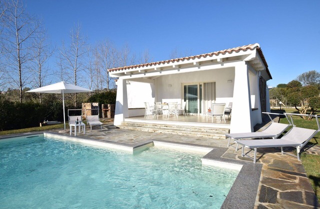 Stunning private villa for 8 people with private pool, WIFI, A/C, panoramic view and parking