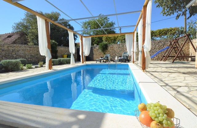 Stunning private villa with private pool, A/C, WIFI, TV, terrace, panoramic view and parking