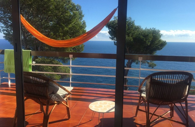 Stunning sea view with sound of sea/Stunning sea view with sound of sea